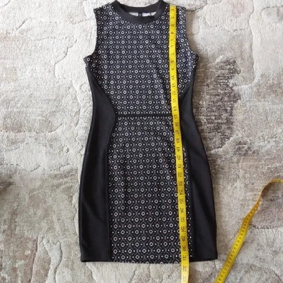 Elegant Black and White Patterned Dress - - Picture 9 of 11